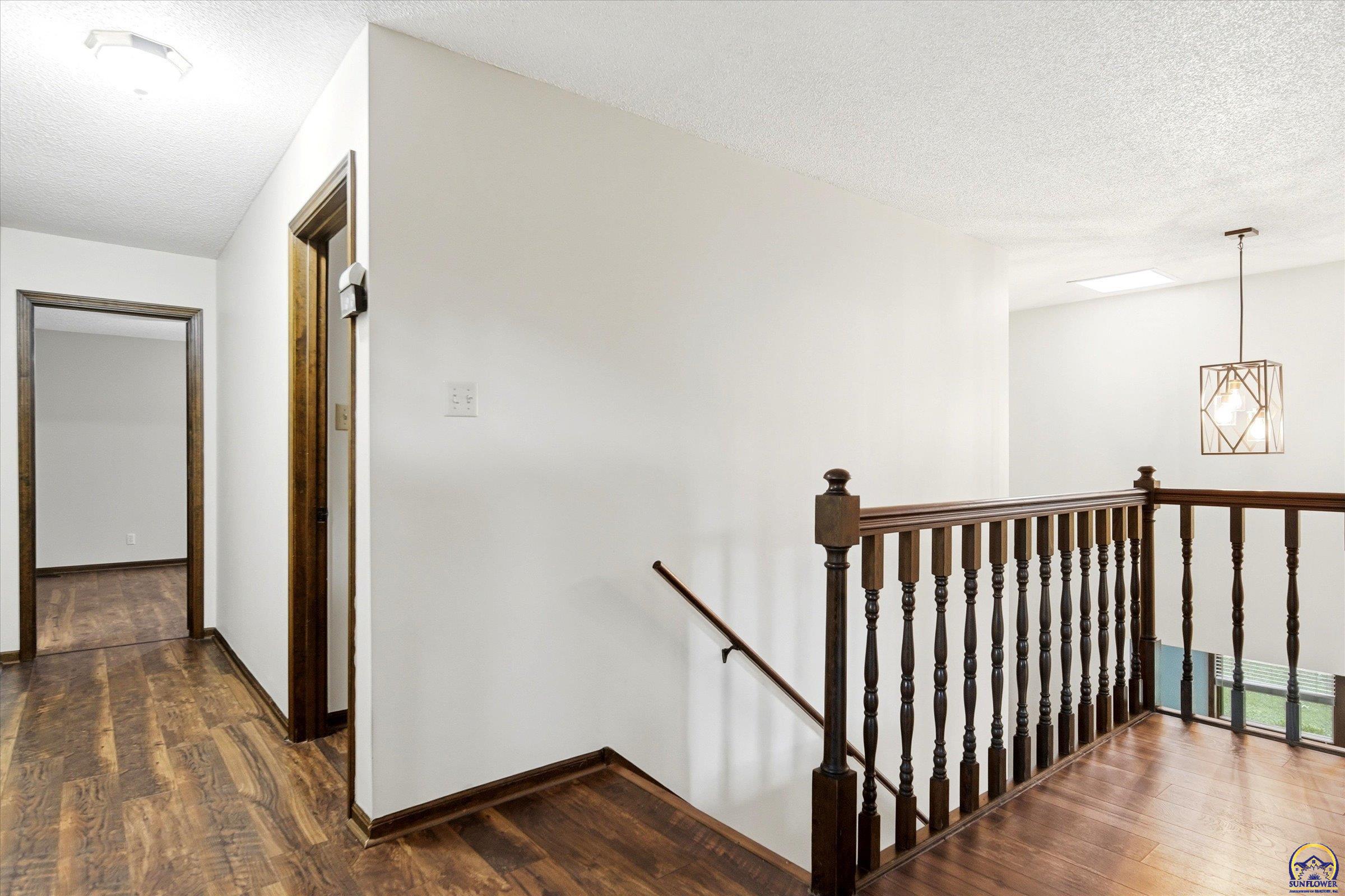 760 Southwest Prairie Court Topeka, KS 66606 - Photo 16 of 37