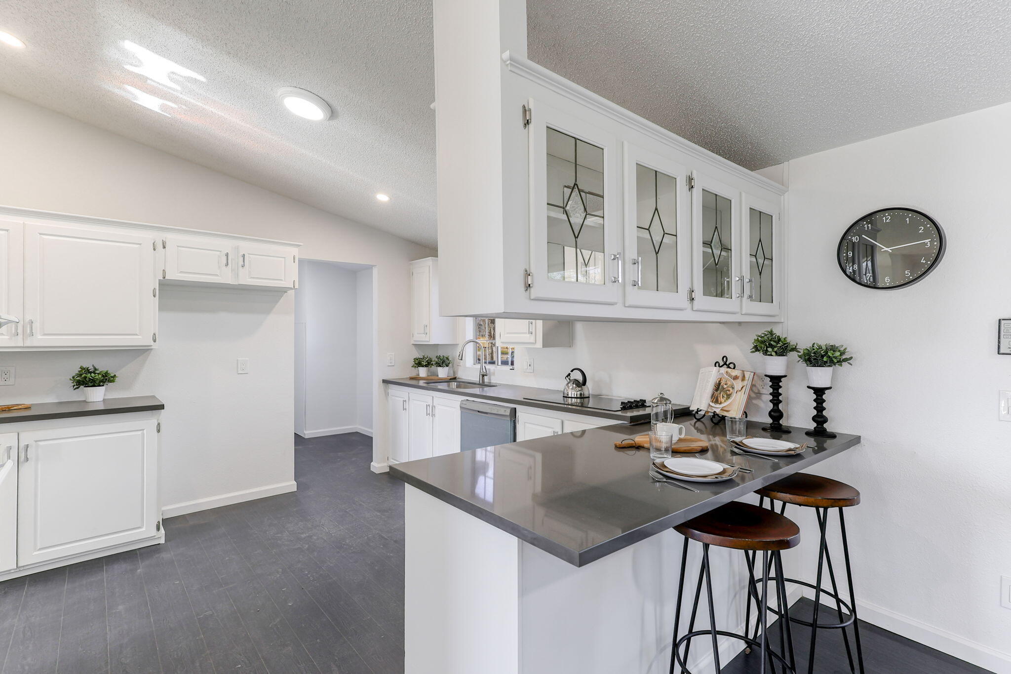 10125 Frazier Road Redding, CA 96003 - Photo 8 of 41 Kitchen