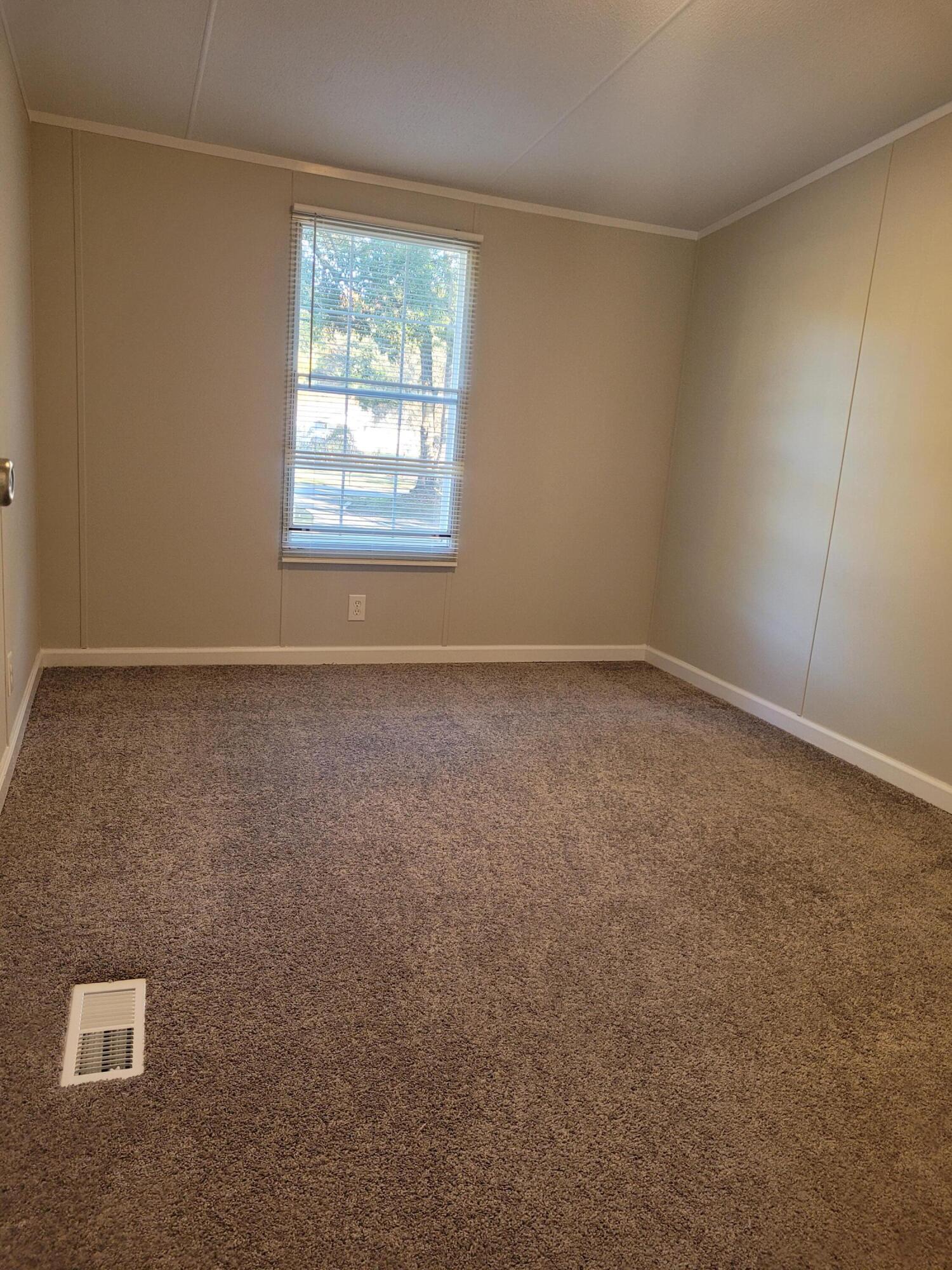 131 Schultz Lake Road Summerville, SC 29483 - Photo 15 of 36 Gallery Image 15