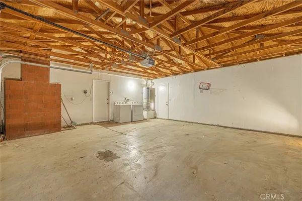 $389,999 | 17394 Laredo Vista Avenue, Palmdale, CA 93591