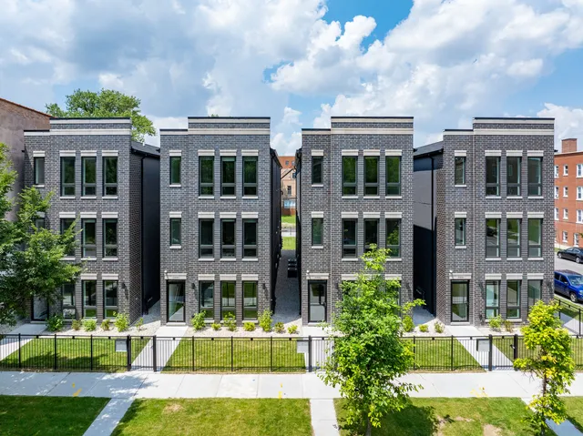 $995,000 | 5008 South Prairie Avenue, Chicago, IL 60615