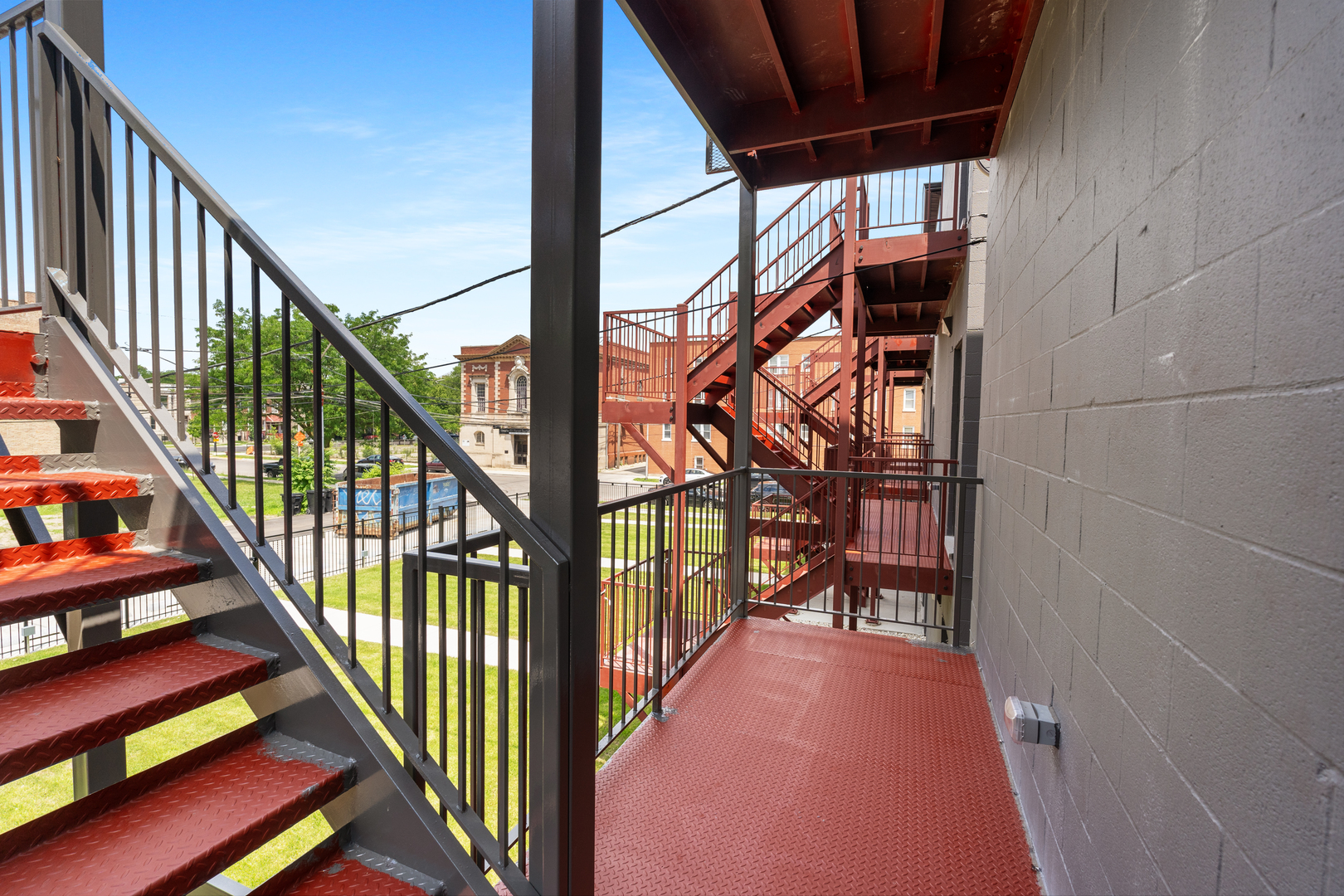 5008 South Prairie Avenue Chicago, IL 60615 - Photo 20 of 26 a view of entryway