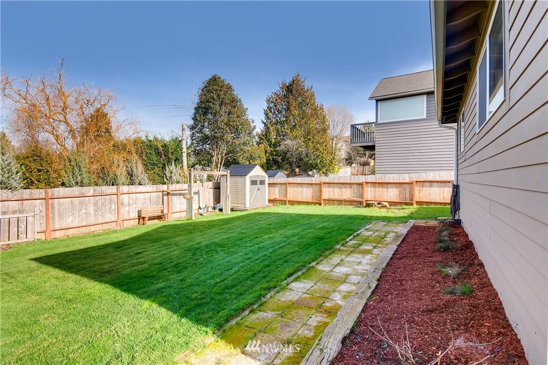 908 North 33rd Street Renton, WA 98056 - Photo 20 of 22 a view of backyard with green space