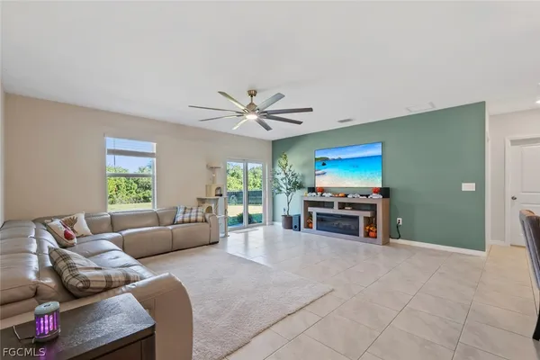 a view of a kitchen and dining room