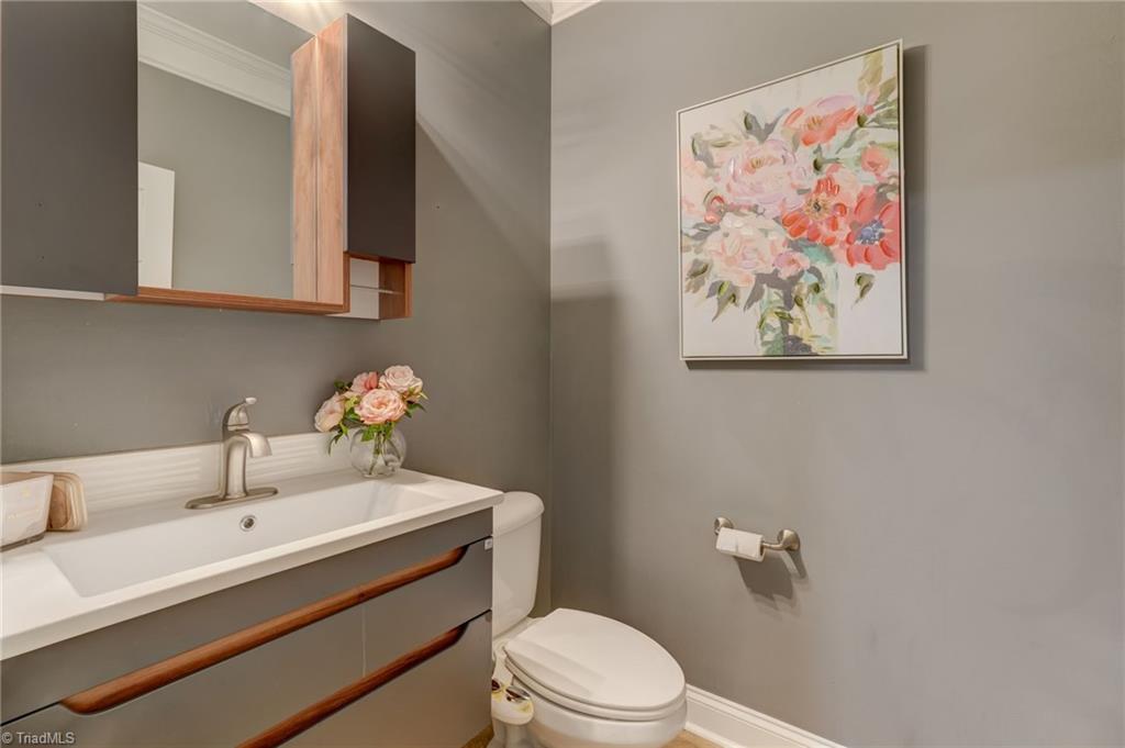 3530 Sagedale Court High Point, NC 27265 - Photo 14 of 31 1st floor bath