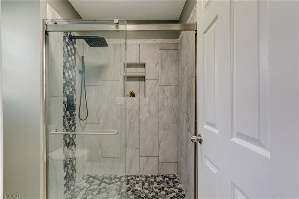 3530 Sagedale Court High Point, NC 27265 - Photo 22 of 31