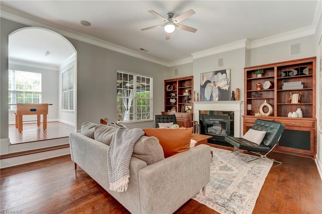 3530 Sagedale Court High Point, NC 27265 - Photo 4 of 31 Living Room