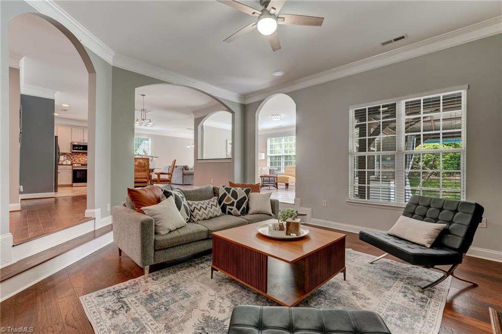 3530 Sagedale Court High Point, NC 27265 - Photo 6 of 31 Living Room