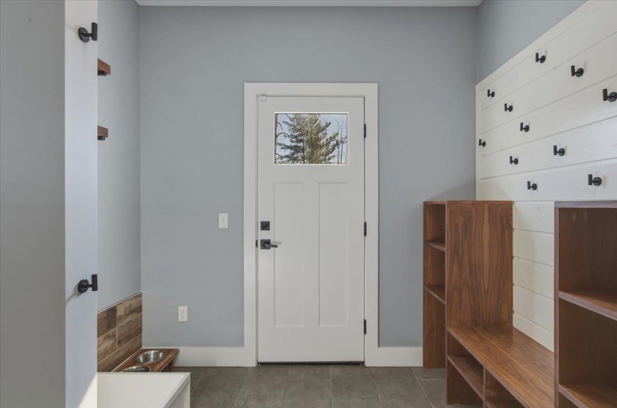 196 Chloe Circle Williston, VT 05495 - Photo 3 of 60