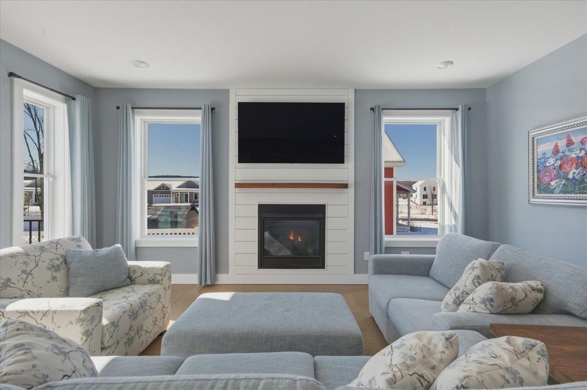 196 Chloe Circle Williston, VT 05495 - Photo 5 of 60