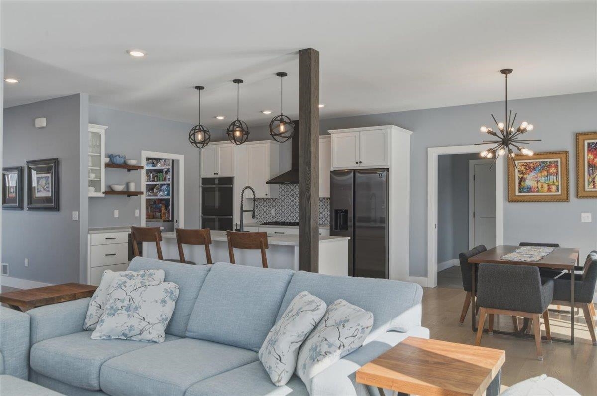 196 Chloe Circle Williston, VT 05495 - Photo 9 of 60