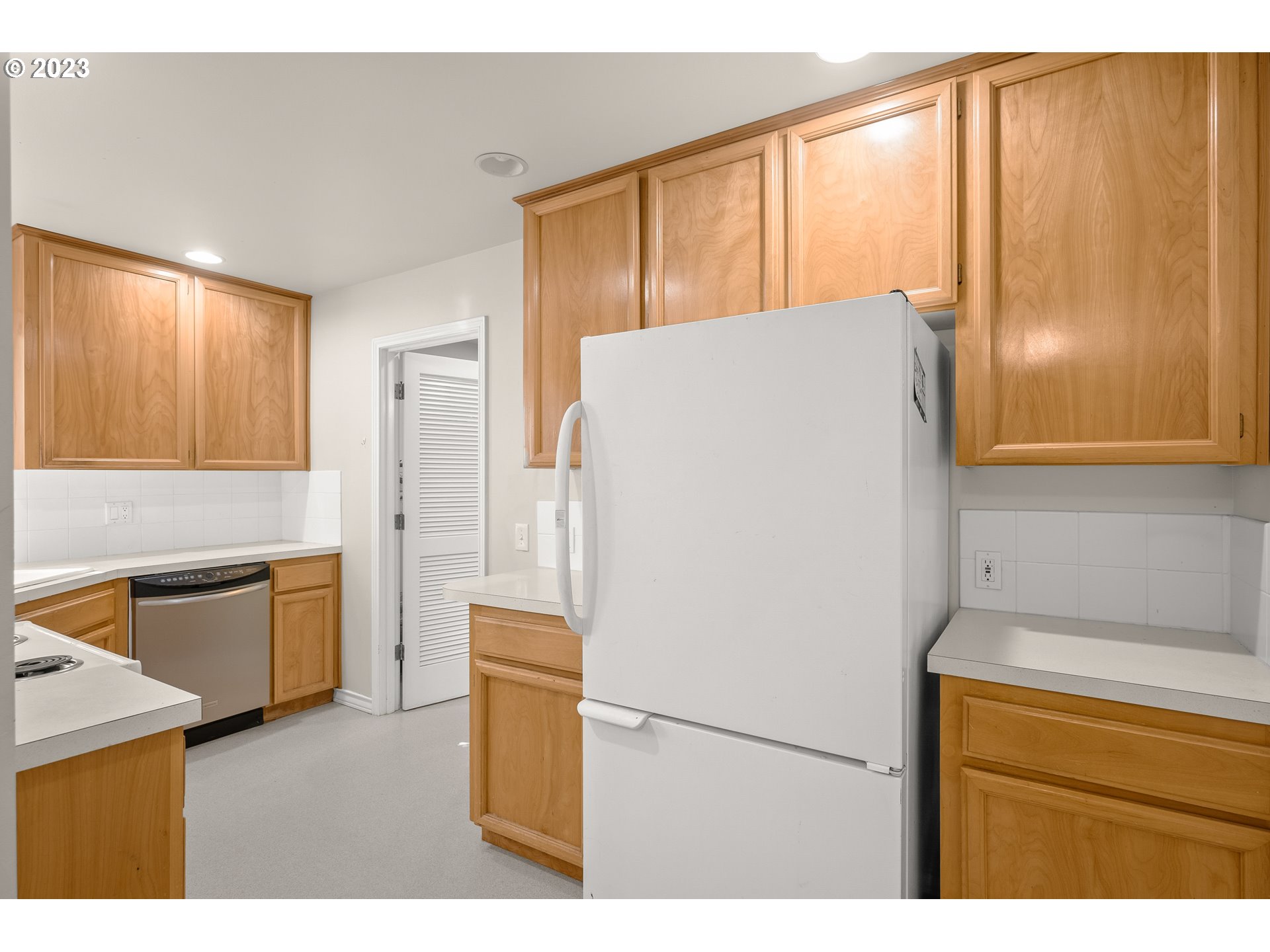 3505 Southwest Marquam Hill Road Portland, OR 97239 - Photo 8 of 24 Kitchen