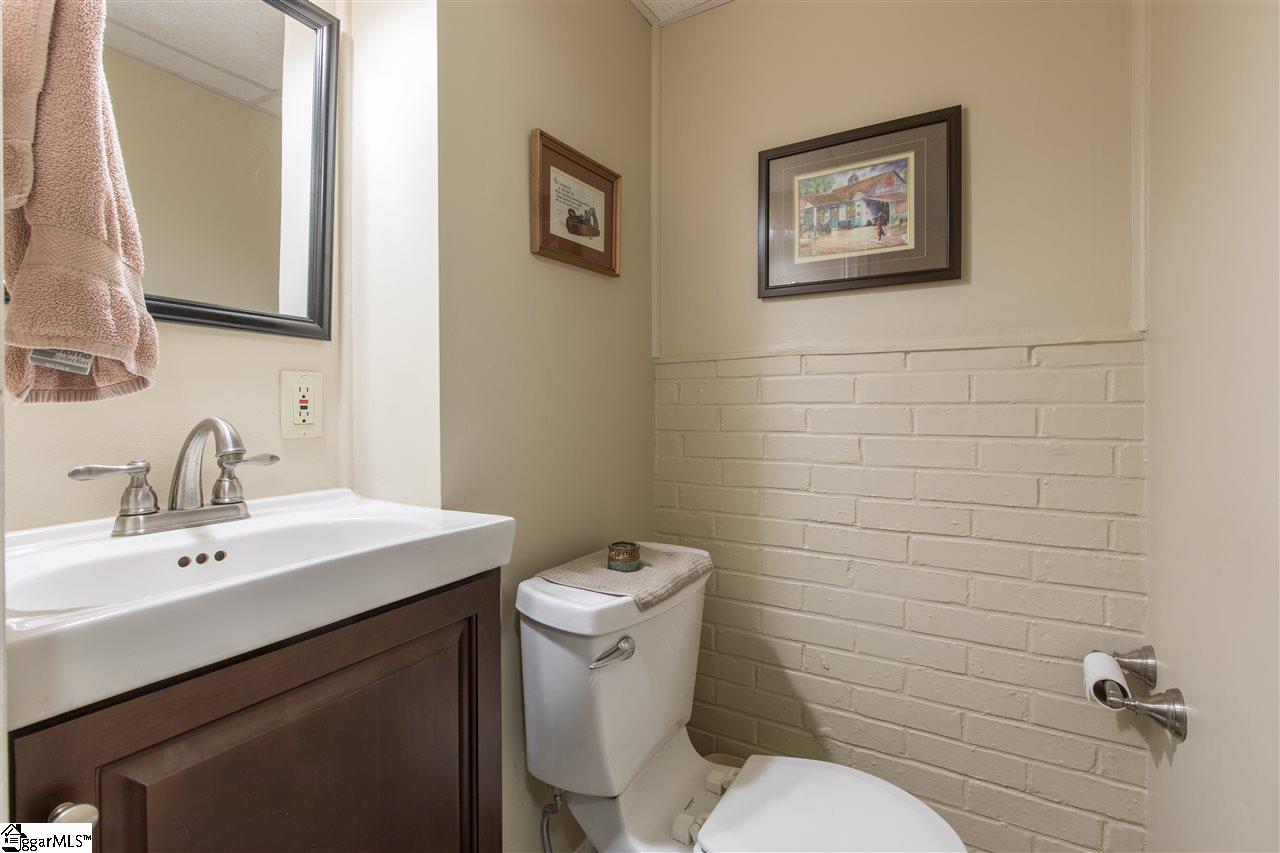 9 Primrose Lane Greenville, SC 29607 - Photo 19 of 21 Gallery Image 19