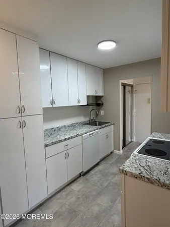 $2,098 | 84 Amberly Drive, Unit J, Manalapan, NJ 07726