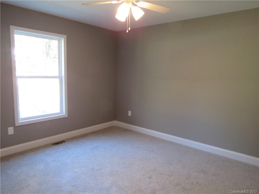 353 Fleetwood Road York, SC 29745 - Photo 3 of 12 Gallery Image 3