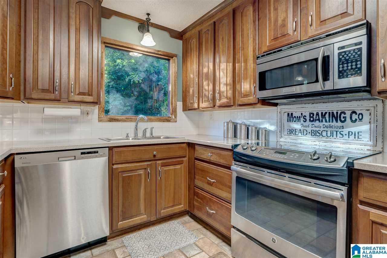 3876 Rockridge Court Birmingham, AL 35210 - Photo 12 of 32