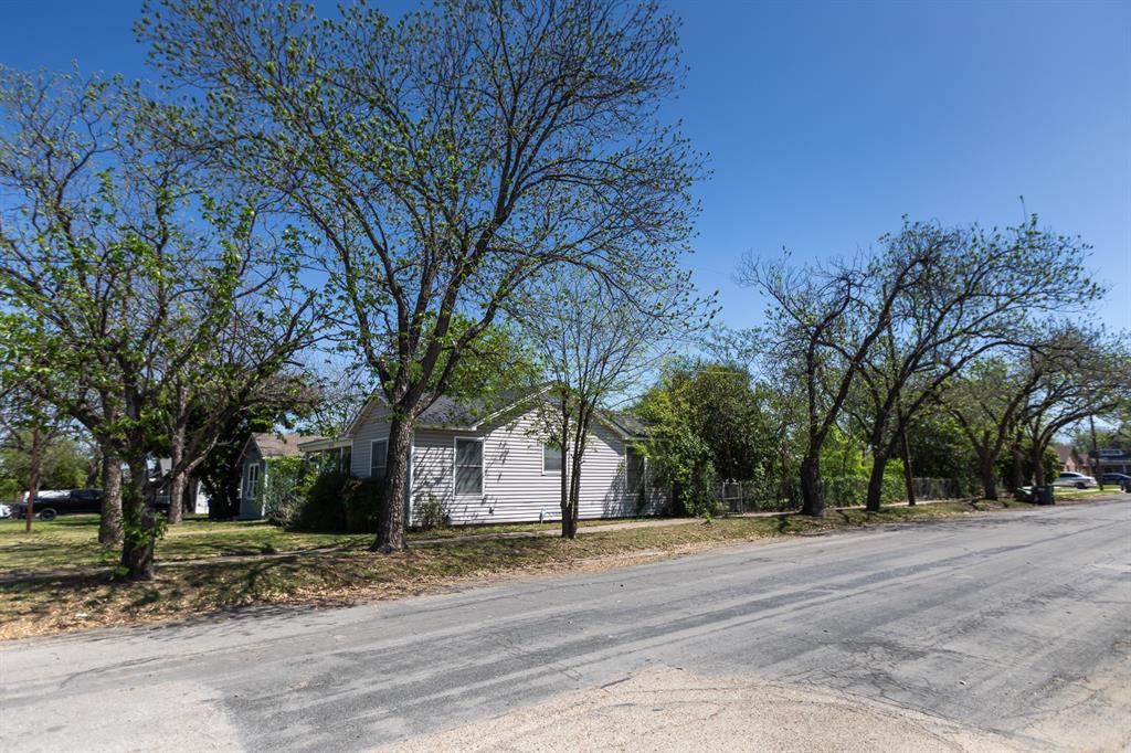 1630 McKenzie Avenue Waco, TX 76708 - Photo 3 of 16