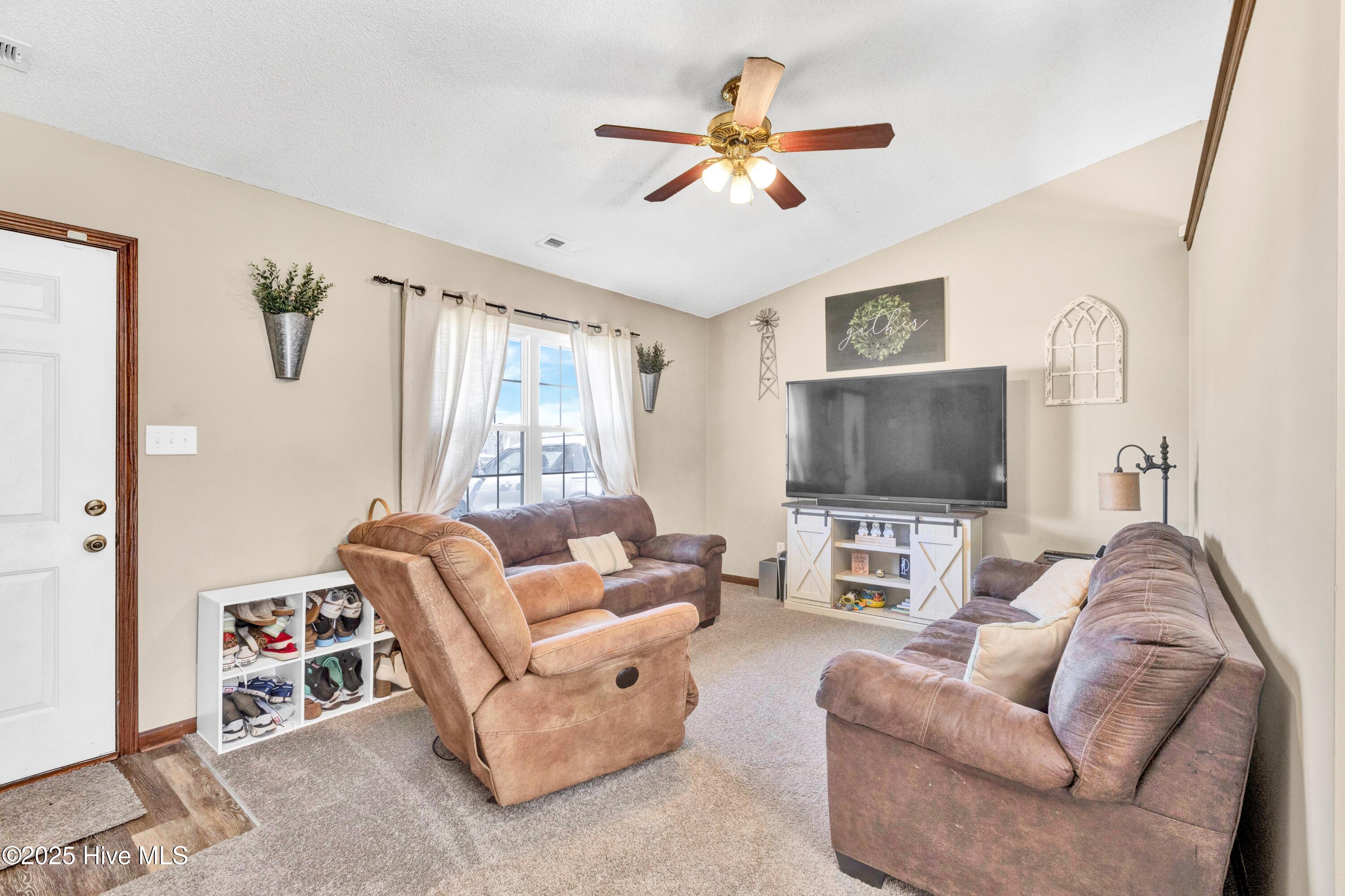 335 Steller Road Jacksonville, NC 28540 - Photo 5 of 25 IMG_7876