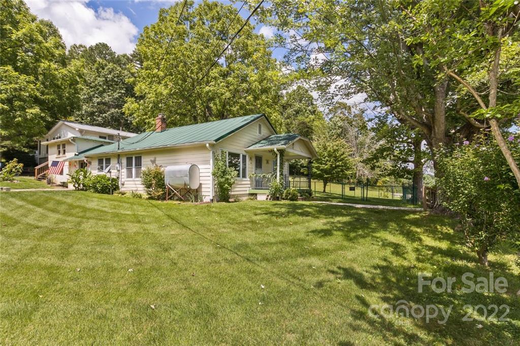 120 Beaverdam Loop Road Candler, NC 28715 - Photo 3 of 25 Gallery Image 3