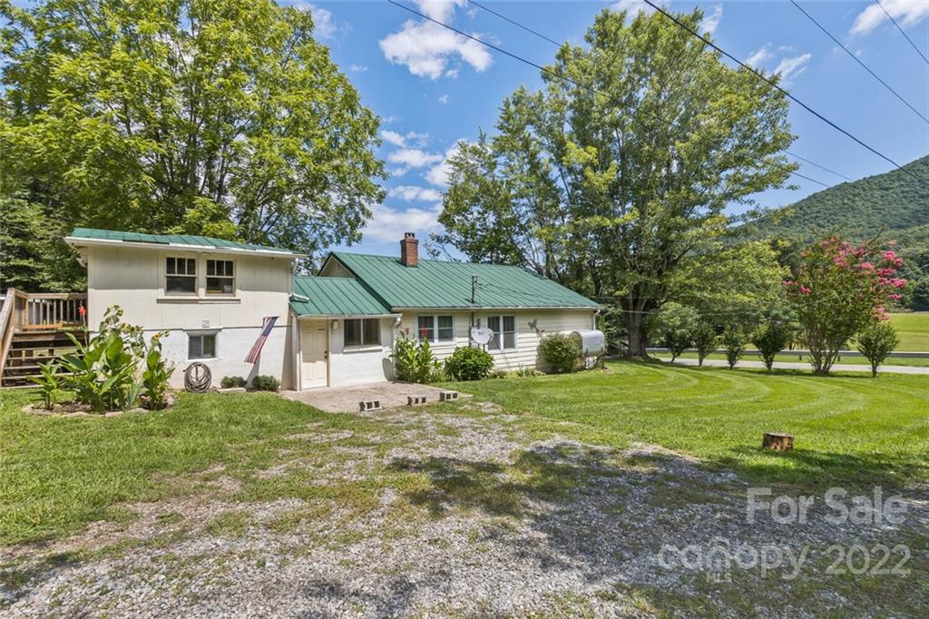 120 Beaverdam Loop Road Candler, NC 28715 - Photo 4 of 25 Gallery Image 4