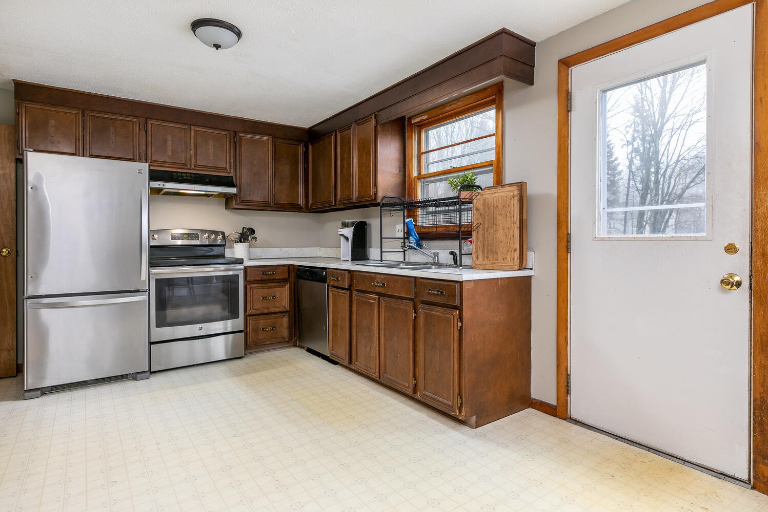 1 Villa Road, Unit 1 Westbrook, ME 04092 - Photo 6 of 26 1 Villa Rd Westbrook ME 04092-large-006-