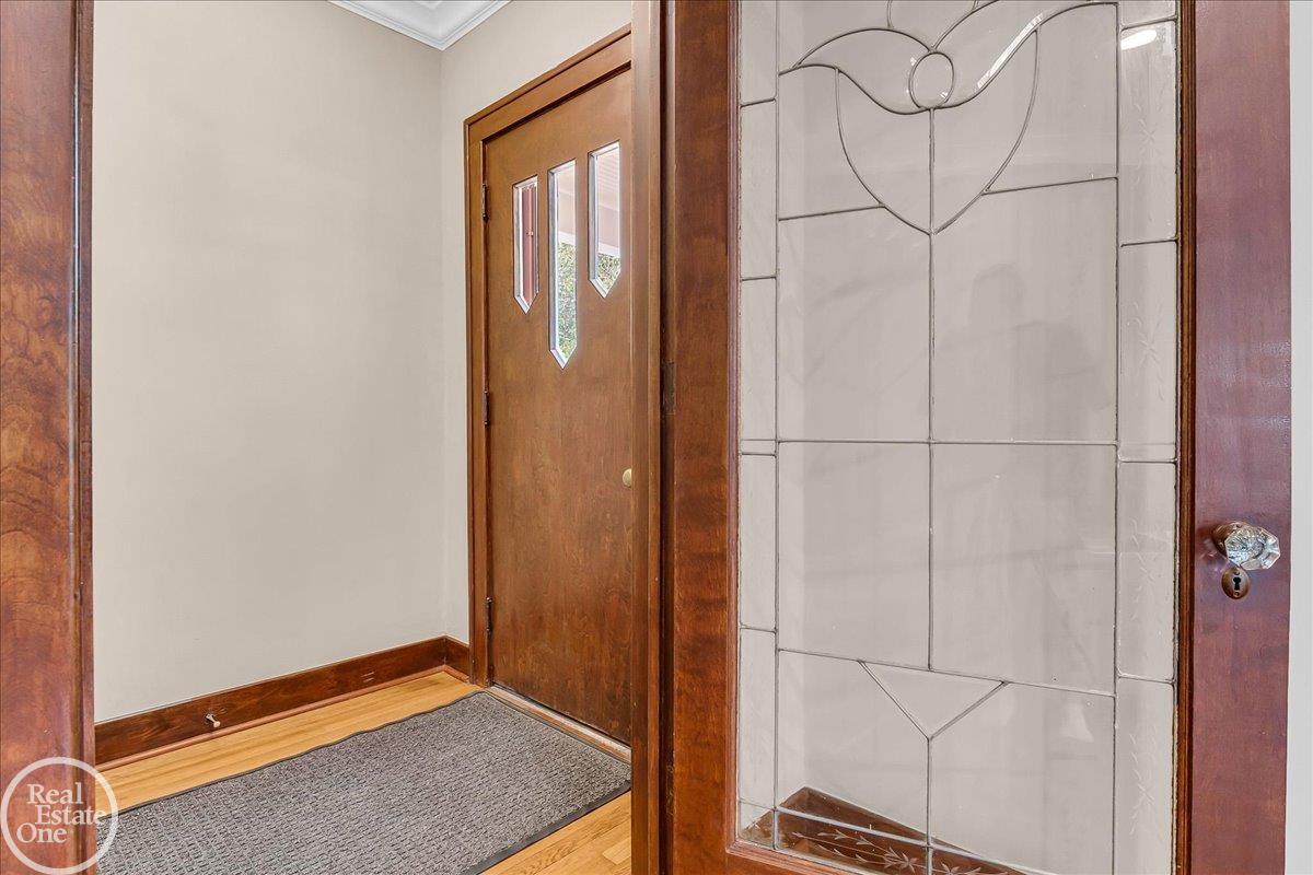 1357 Nottingham Road Grosse Pointe Park, MI 48230 - Photo 5 of 38