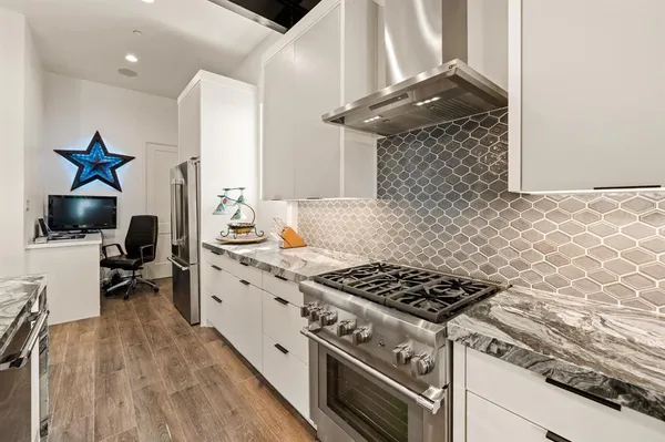 $1,775,000 | 2800 Lakeside Parkway, Unit 301, Flower Mound, TX 75022