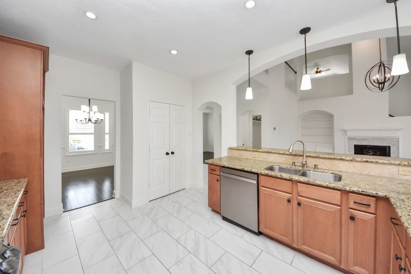 20831 Deauville Drive Spring, TX 77388 - Photo 16 of 42 New stainless dishwasher.