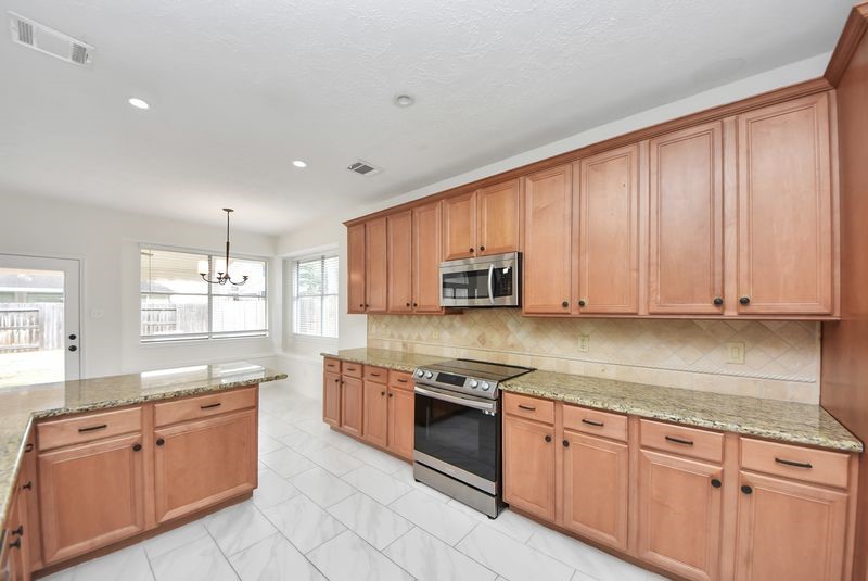 20831 Deauville Drive Spring, TX 77388 - Photo 21 of 42 Plenty of room in this kitchen!