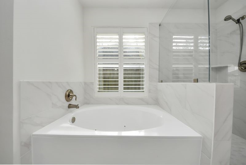 20831 Deauville Drive Spring, TX 77388 - Photo 30 of 42 Jetted garden tub in primary bath!