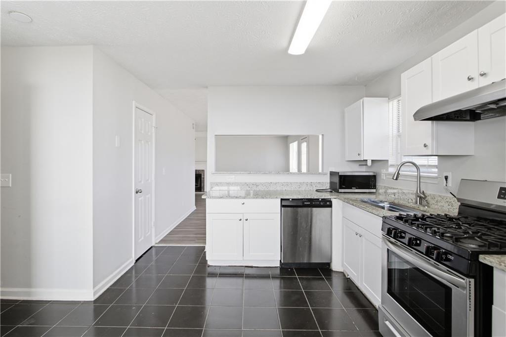 4035 Robin Circle Atlanta, GA 30349 - Photo 17 of 40