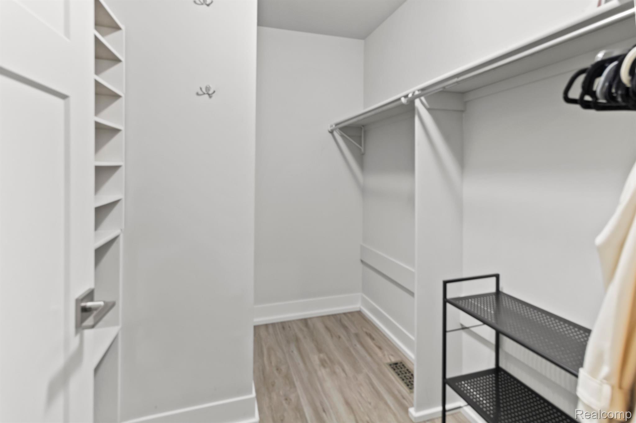 29100 Cotton Road New Baltimore, MI 48047 - Photo 29 of 32 Gallery Image 29