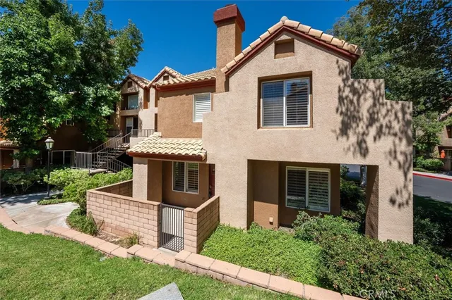 $499,999 | 22713 Copper Hill Drive, Unit 42, Saugus, CA 91350