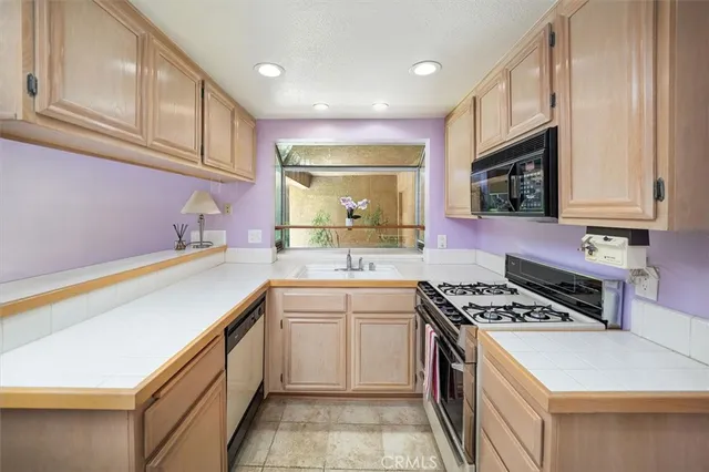 $499,999 | 22713 Copper Hill Drive, Unit 42, Saugus, CA 91350