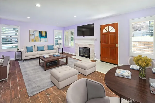 $499,999 | 22713 Copper Hill Drive, Unit 42, Saugus, CA 91350