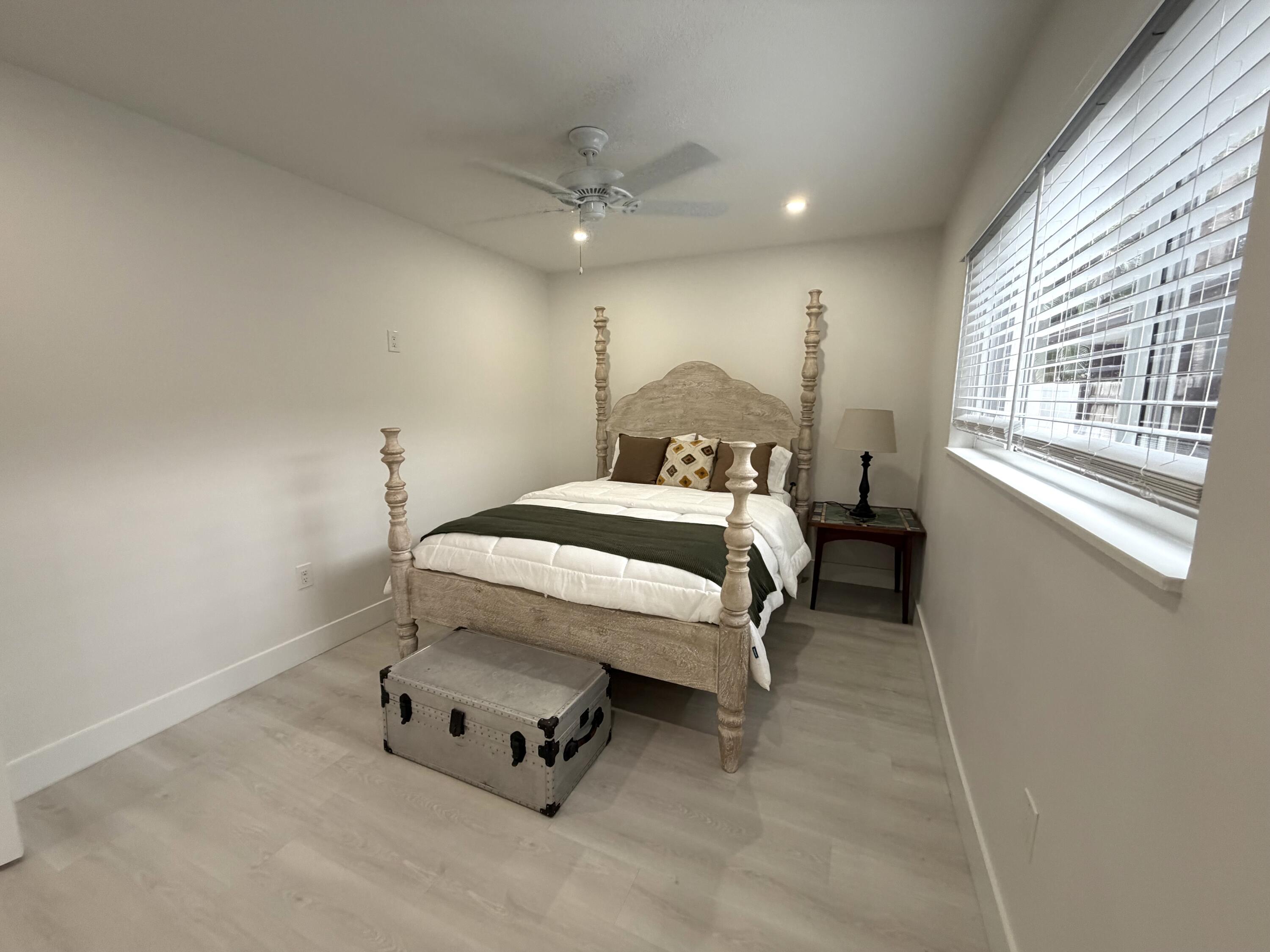 1279 Beach Road, Unit 3 West Palm Beach, FL 33404 - Photo 20 of 27 IMG_0569