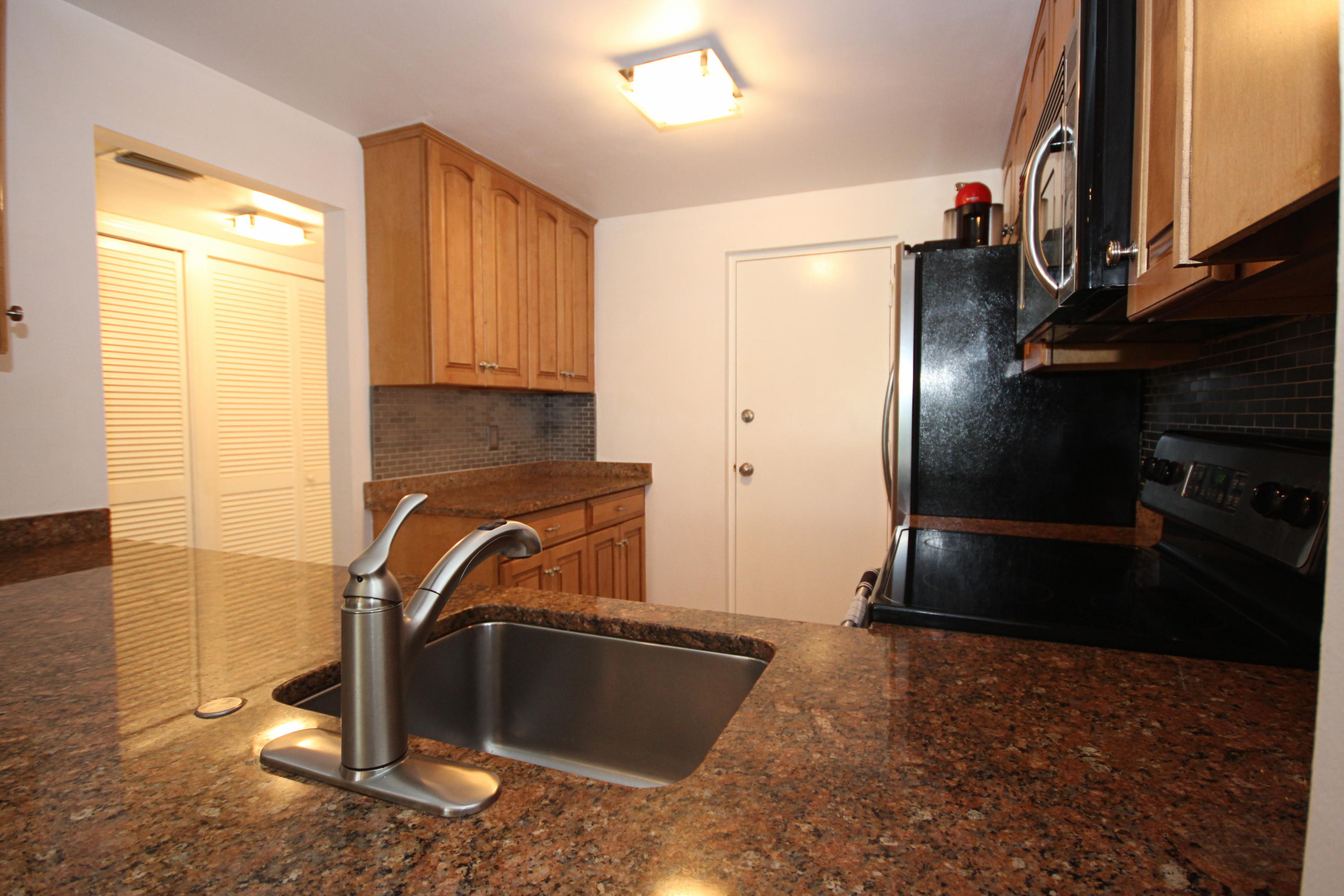 250 Northwest 67th Street, Unit 121 Boca Raton, FL 33487 - Photo 16 of 21 250 NW 67TH ST. #121 (32)
