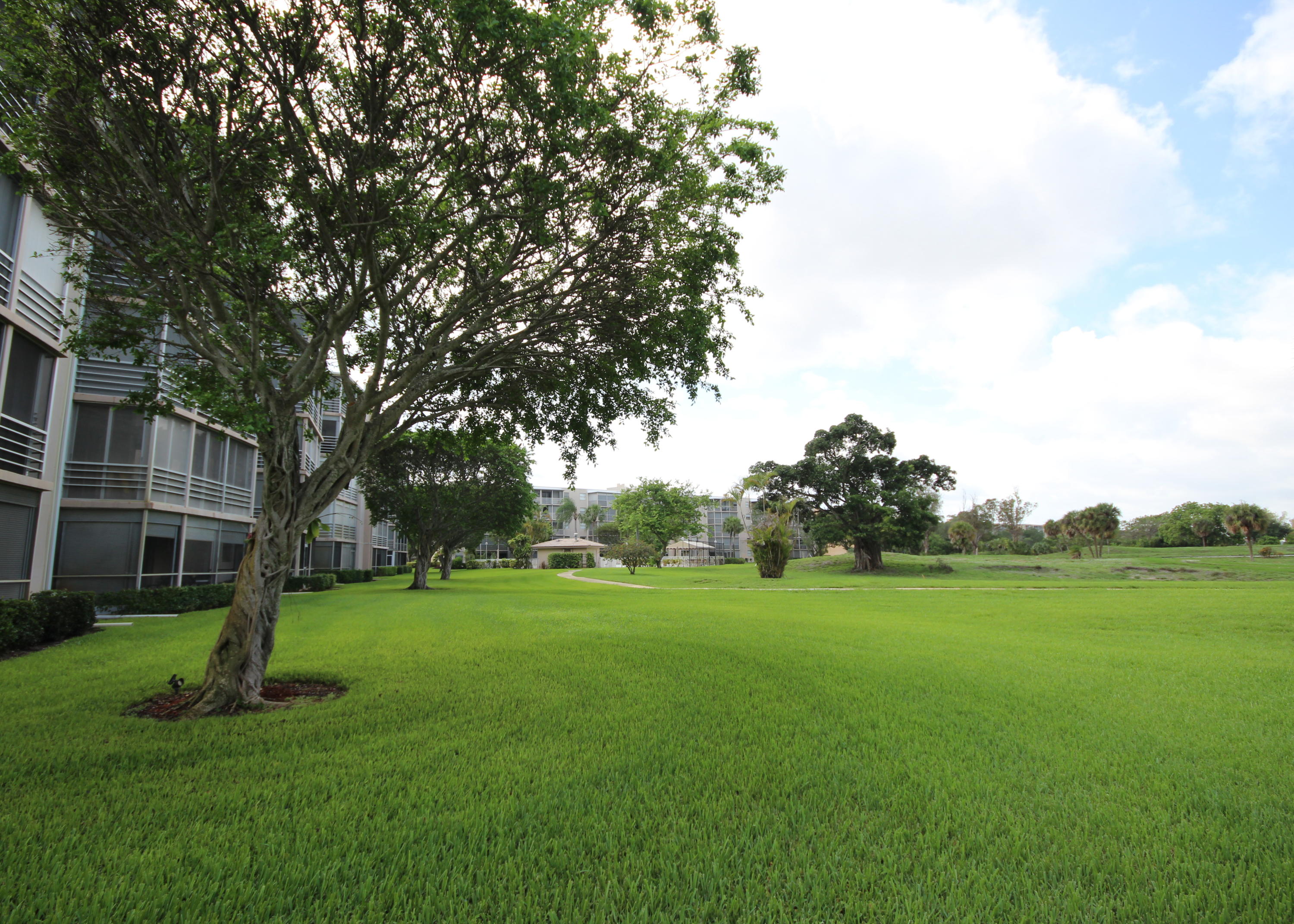 250 Northwest 67th Street, Unit 121 Boca Raton, FL 33487 - Photo 20 of 21 250 NW 67TH ST. #121 (34)