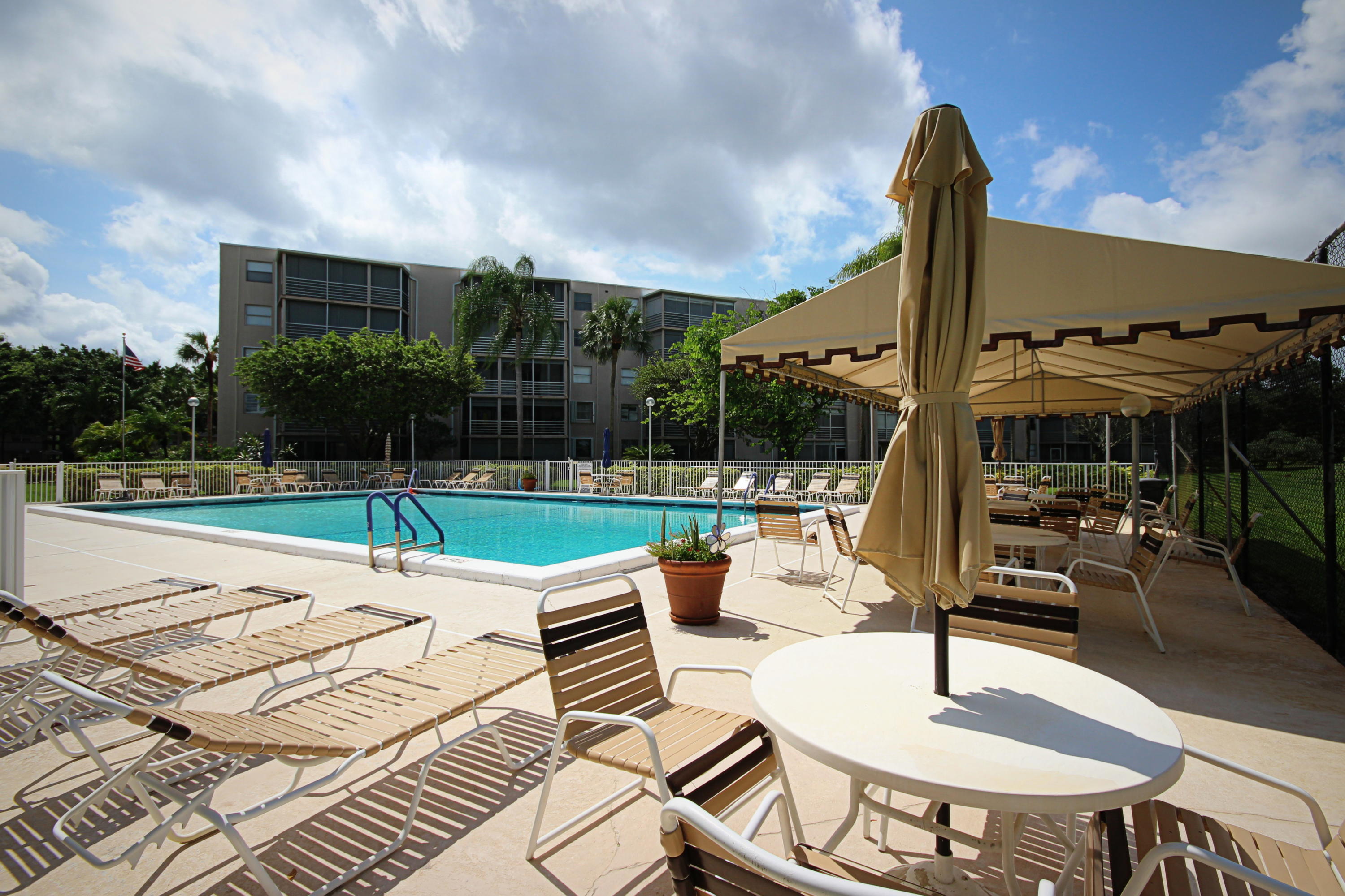 250 Northwest 67th Street, Unit 121 Boca Raton, FL 33487 - Photo 21 of 21 250 NW 67TH ST. #121 (37)