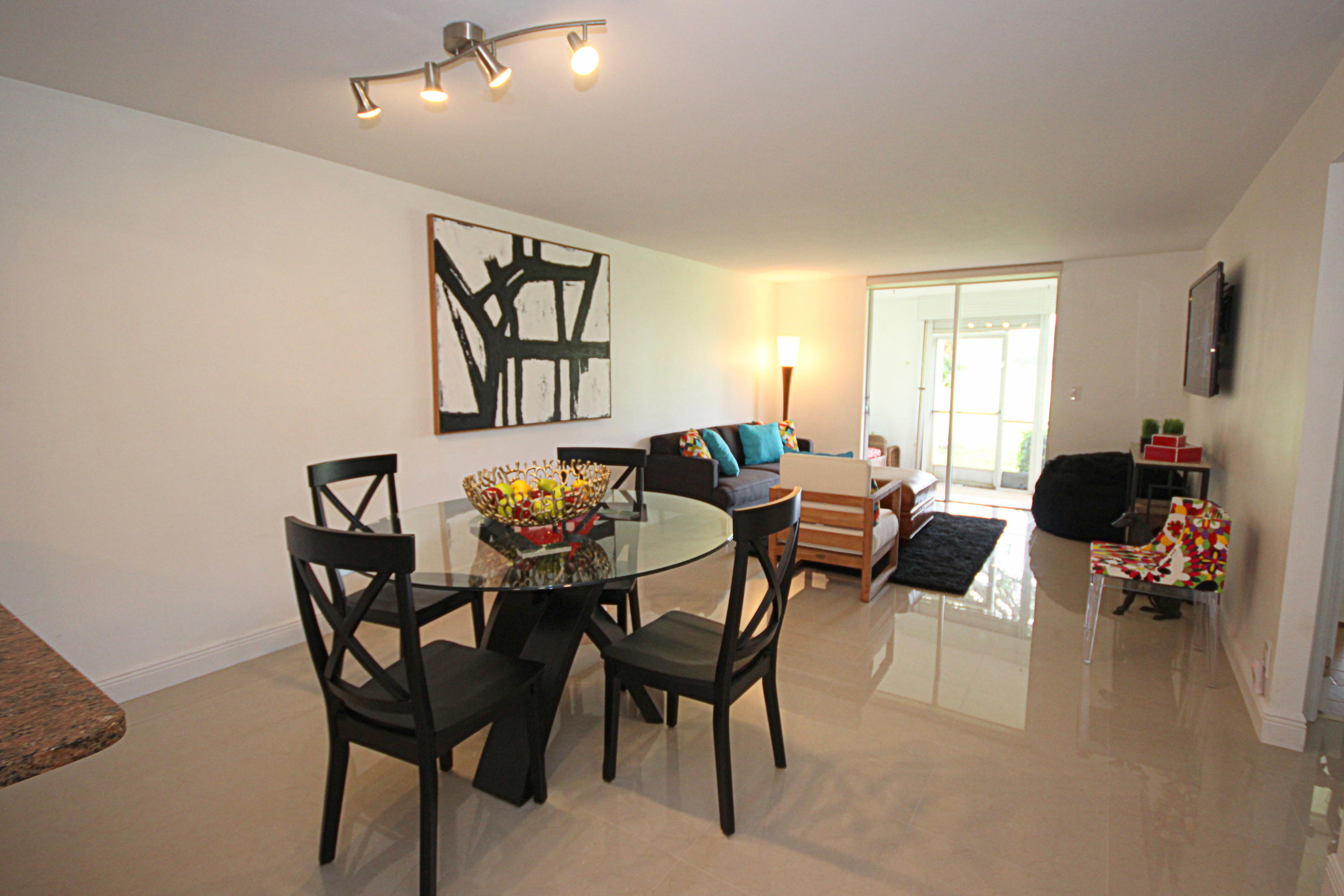 250 Northwest 67th Street, Unit 121 Boca Raton, FL 33487 - Photo 3 of 21 250 NW 67TH ST. #121 (28)