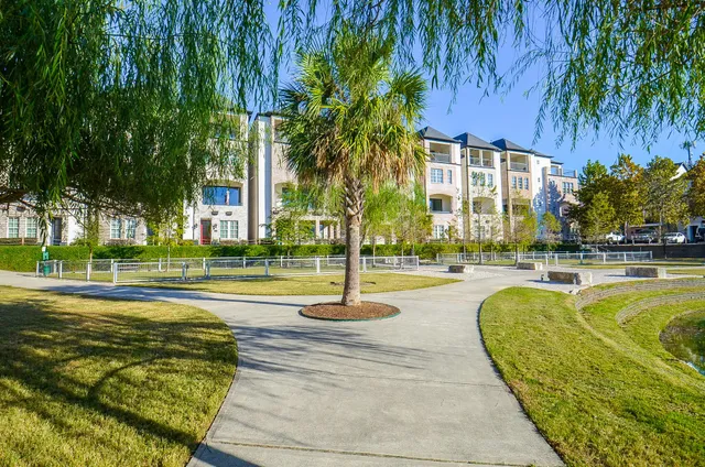 $2,500 | 6125 Cottage Grove Lake Drive, Houston, TX 77007