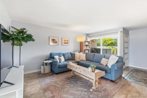 $1,095,000 | 652 East Solana Circle, Solana Beach, CA 92075