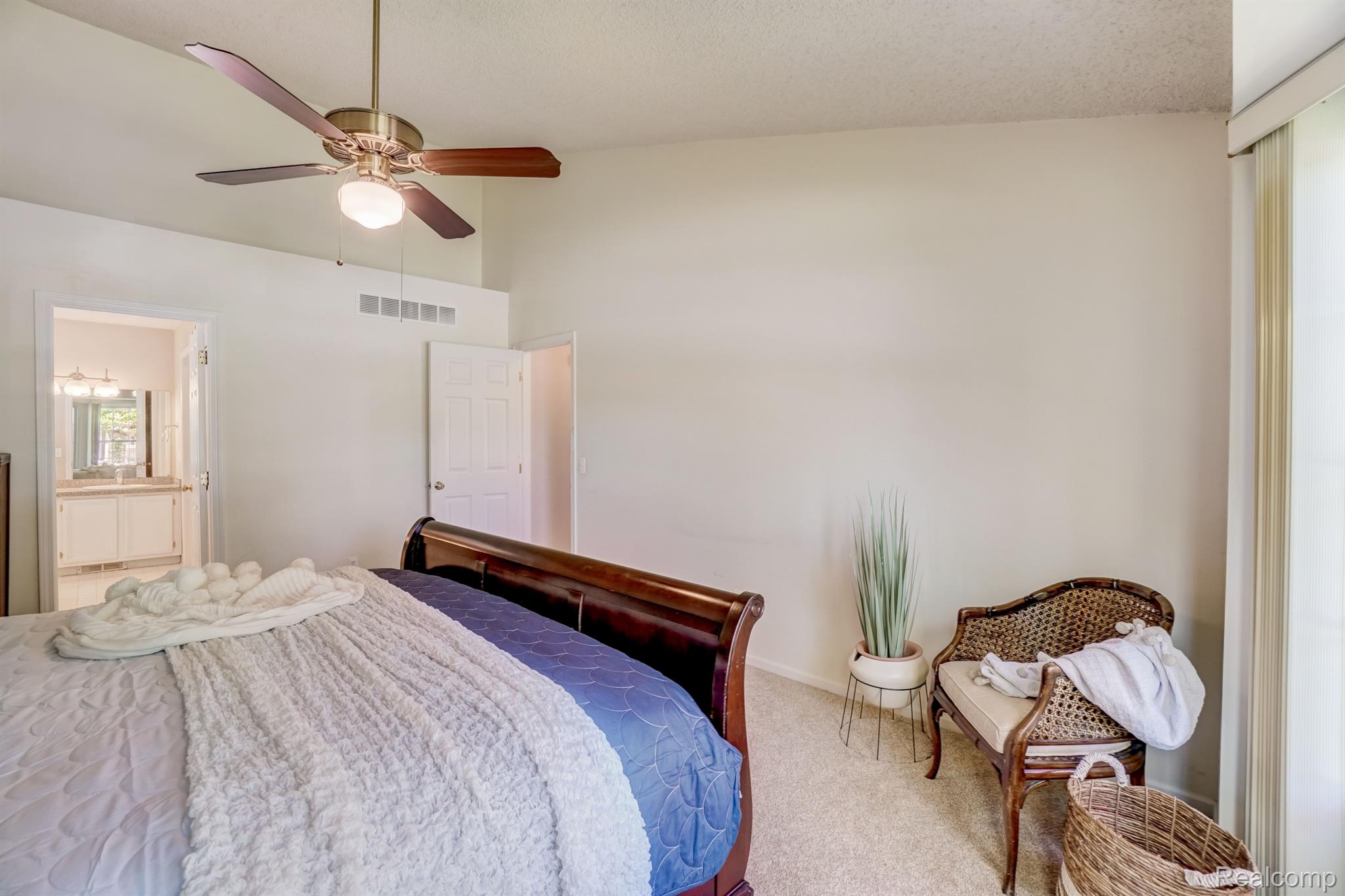 45011 Glengarry Road Canton, MI 48188 - Photo 19 of 41 Gallery Image 19