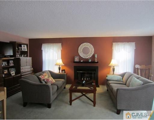 57 Rice Run East Brunswick, NJ 08816 - Photo 3 of 18 Gallery Image 3