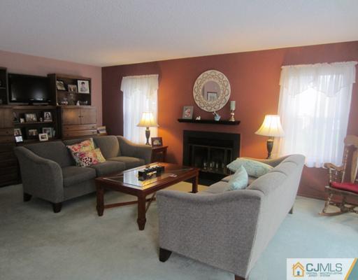 57 Rice Run East Brunswick, NJ 08816 - Photo 4 of 18 Gallery Image 4