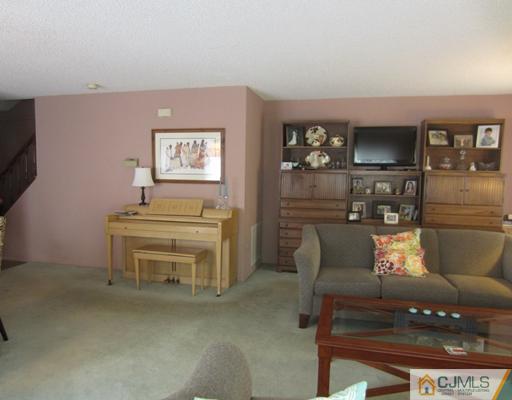 57 Rice Run East Brunswick, NJ 08816 - Photo 5 of 18 Gallery Image 5