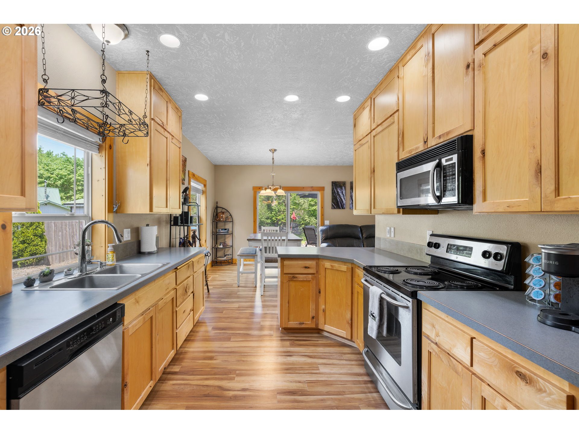 210 Southeast Whitten Road Mill City, OR 97360 - Photo 21 of 48