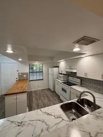 $2,150 | 3000 Florida Boulevard, Unit 203D, Delray Beach, FL 33483