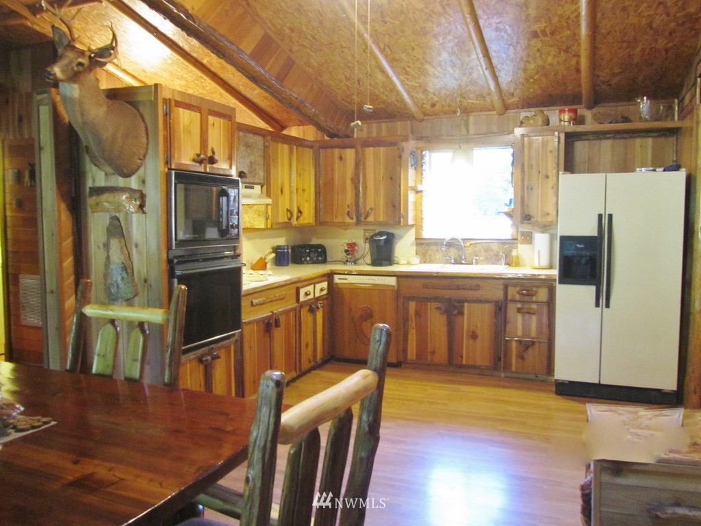 128 Blakely Road Randle, WA 98377 - Photo 8 of 24 Gallery Image 8