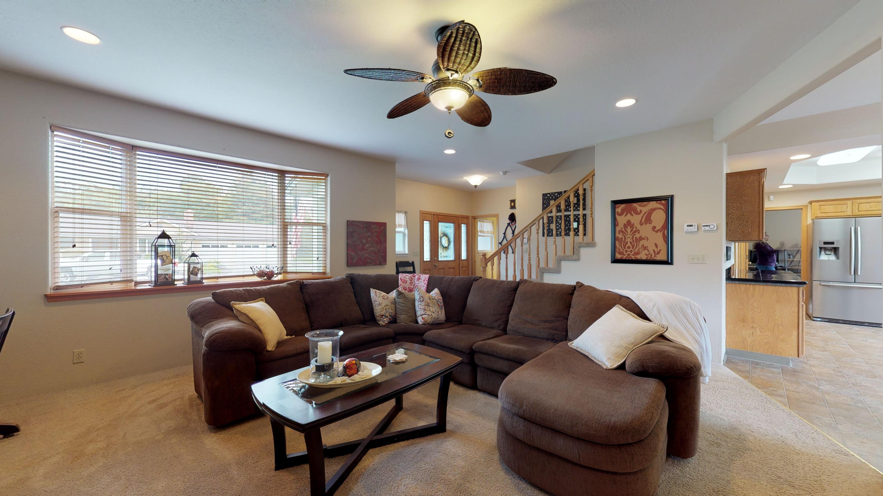 157 Grayland Heights Road Rio Dell, CA 95562 - Photo 3 of 29